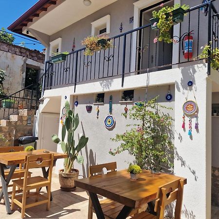 Otelia Pansiyon Ayvalı Exteriör bild