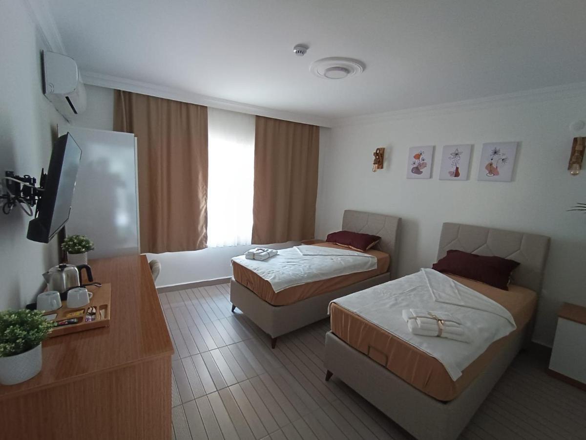 Otelia Pansiyon Ayvalı Exteriör bild