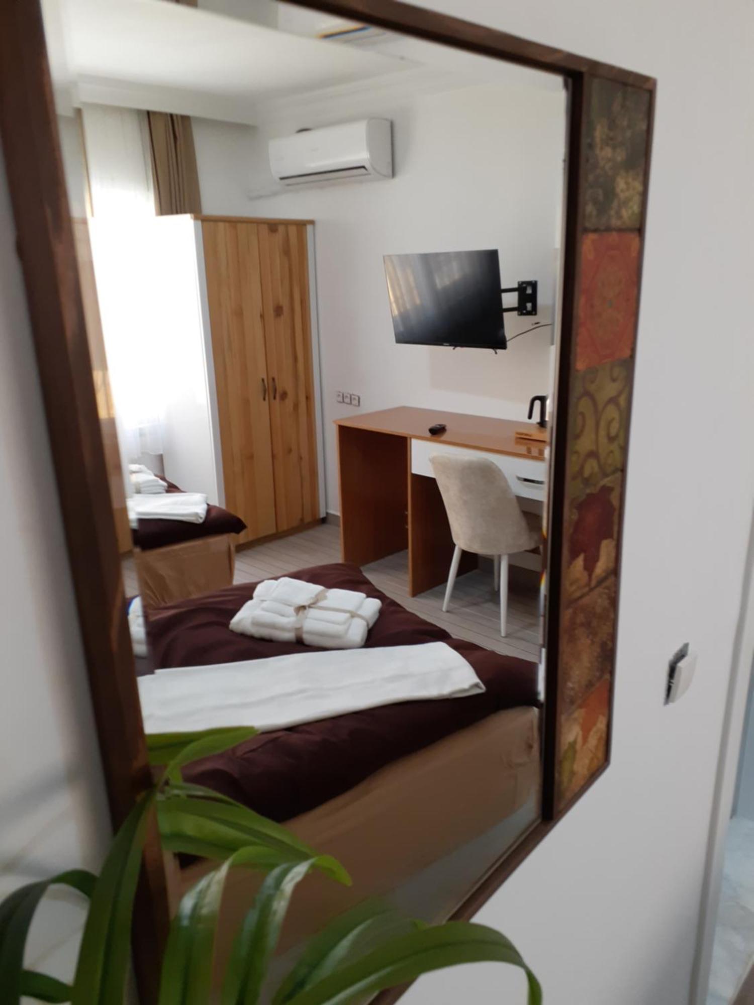 Otelia Pansiyon Ayvalı Exteriör bild