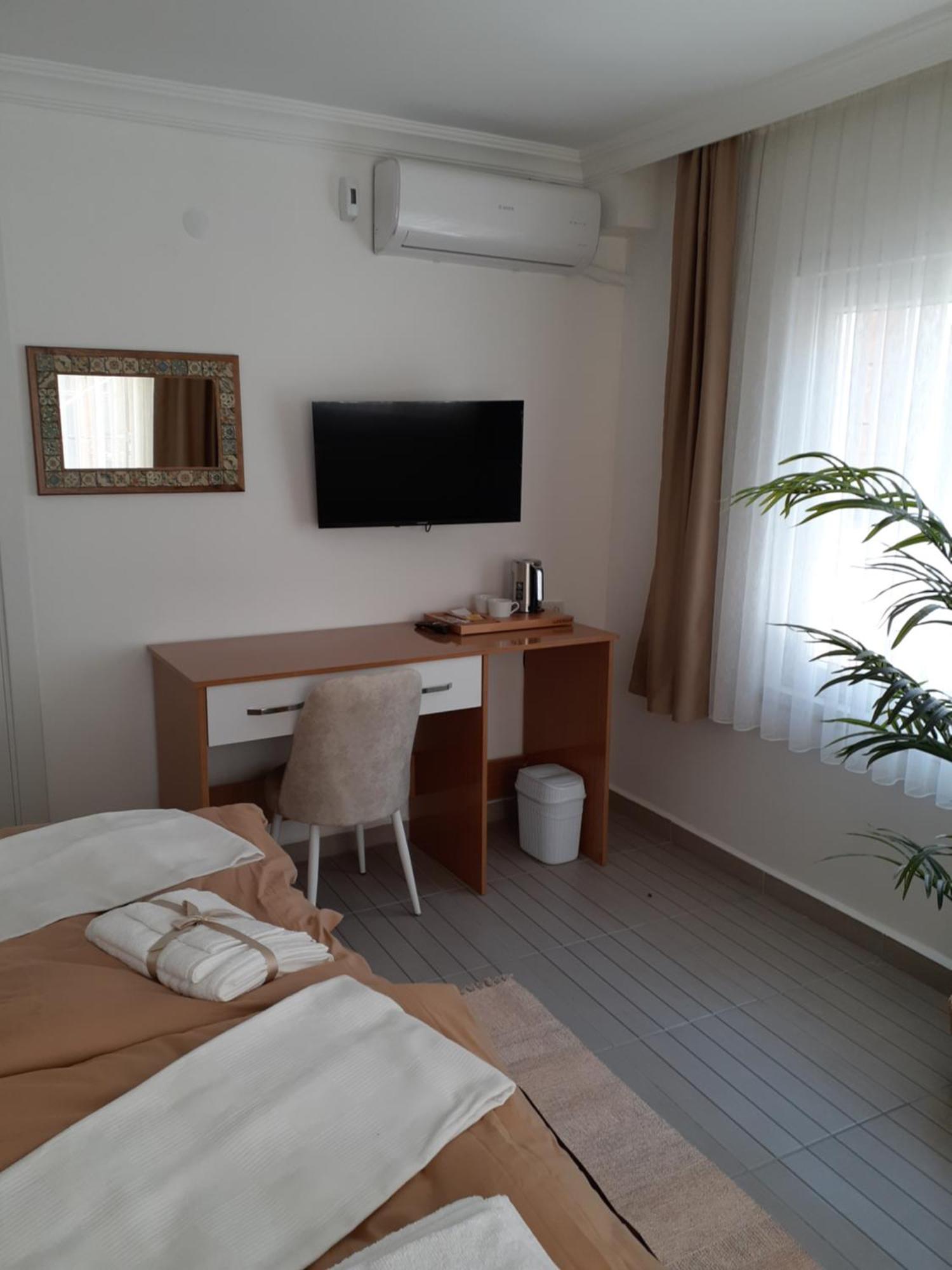 Otelia Pansiyon Ayvalı Exteriör bild