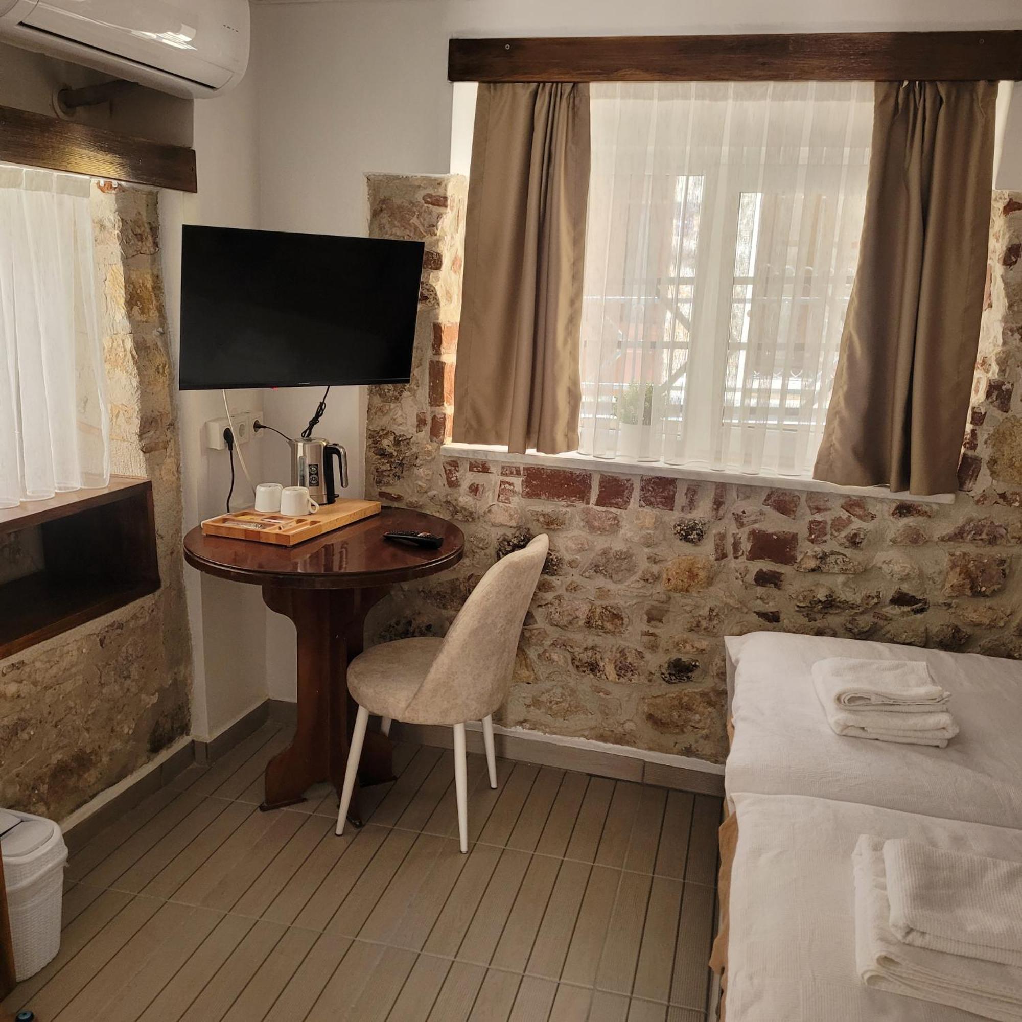 Otelia Pansiyon Ayvalı Rum bild